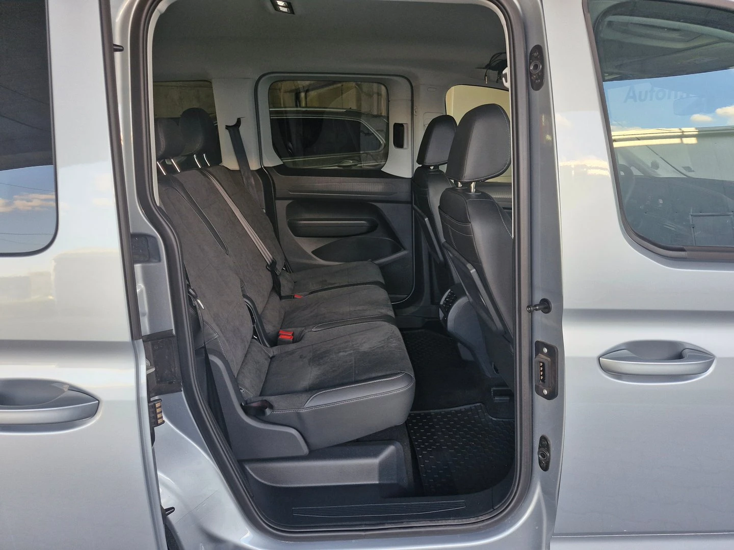 VW Caddy, снимка 10 - Автомобили и джипове - 56422481
