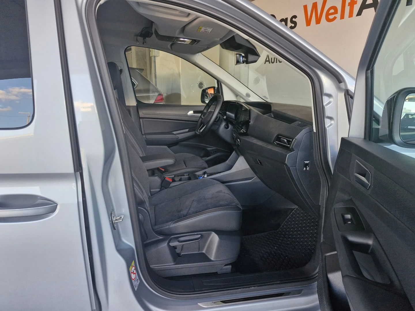 VW Caddy, снимка 11 - Автомобили и джипове - 56422481
