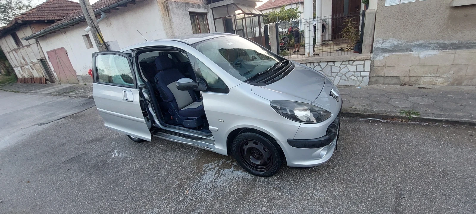 Peugeot 1007, снимка 2 - Автомобили и джипове - 56439473