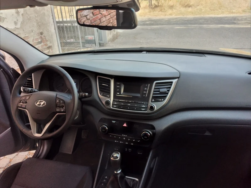 Hyundai Tucson 1.7CRDI EURO 6B топ, снимка 9 - Автомобили и джипове - 51605354