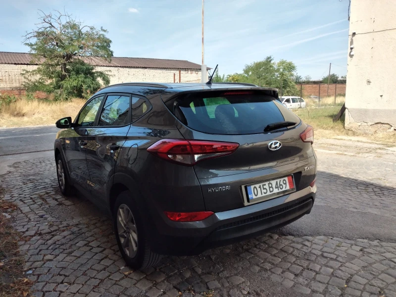 Hyundai Tucson 1.7CRDI EURO 6B топ, снимка 4 - Автомобили и джипове - 51605354