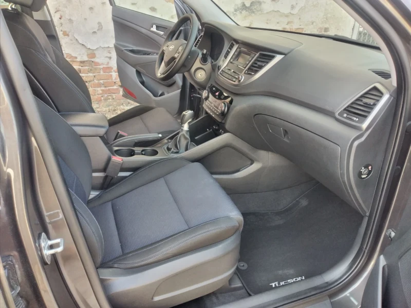 Hyundai Tucson 1.7CRDI EURO 6B топ, снимка 10 - Автомобили и джипове - 51605354