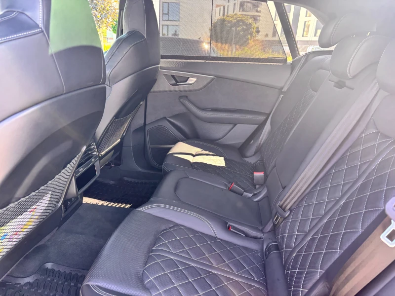 Audi SQ8 4.0 TFSI / Laser / B&O / Pano / HuD , снимка 9 - Автомобили и джипове - 52518569