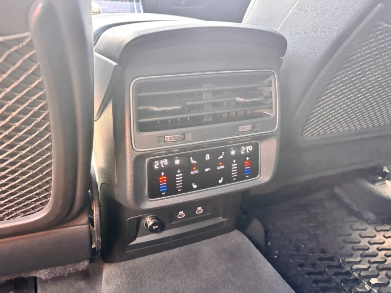 Audi SQ8 4.0 TFSI / Laser / B&O / Pano / HuD , снимка 14 - Автомобили и джипове - 52518569
