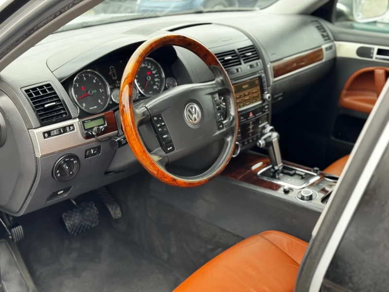 VW Touareg, снимка 11 - Автомобили и джипове - 52322928