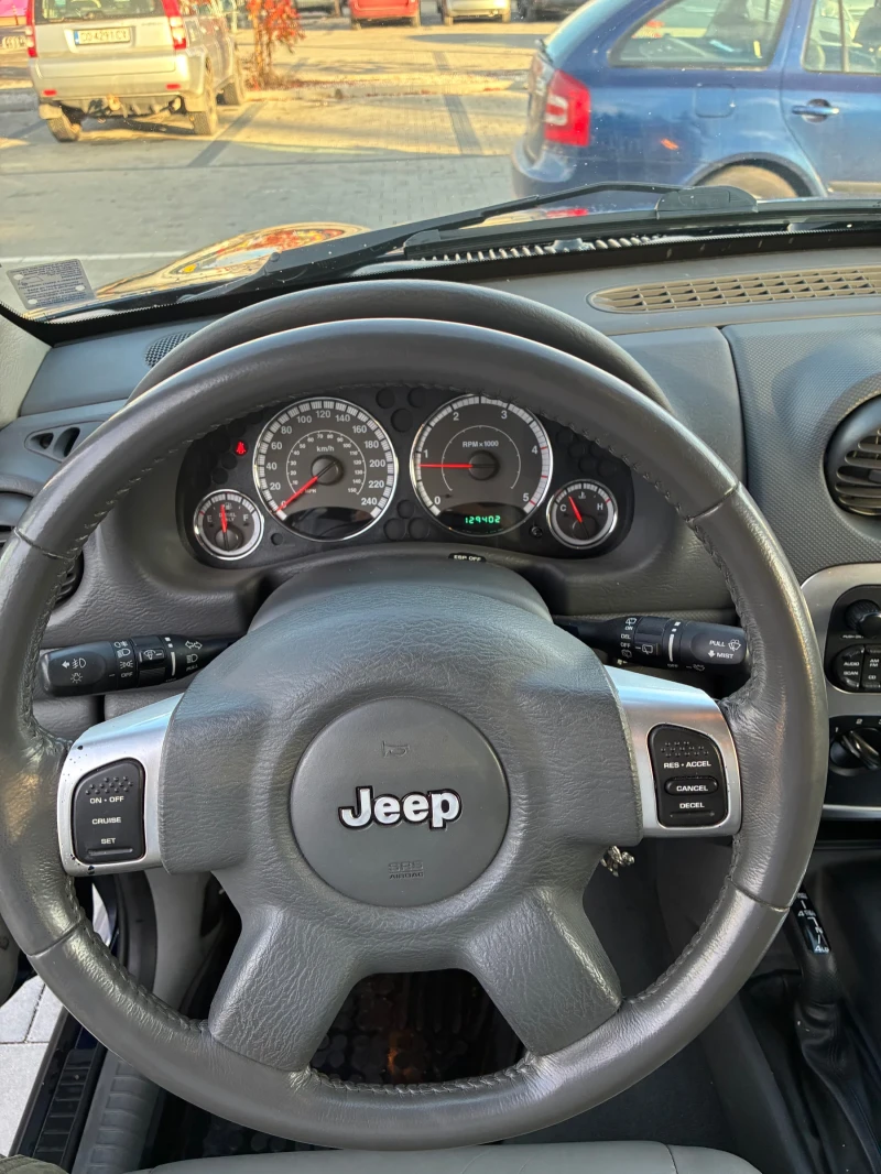 Jeep Cherokee, снимка 9 - Автомобили и джипове - 53036781