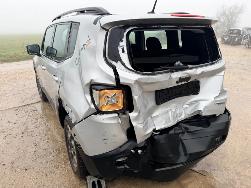 Jeep Renegade 1.6i, снимка 6 - Автомобили и джипове - 53514080