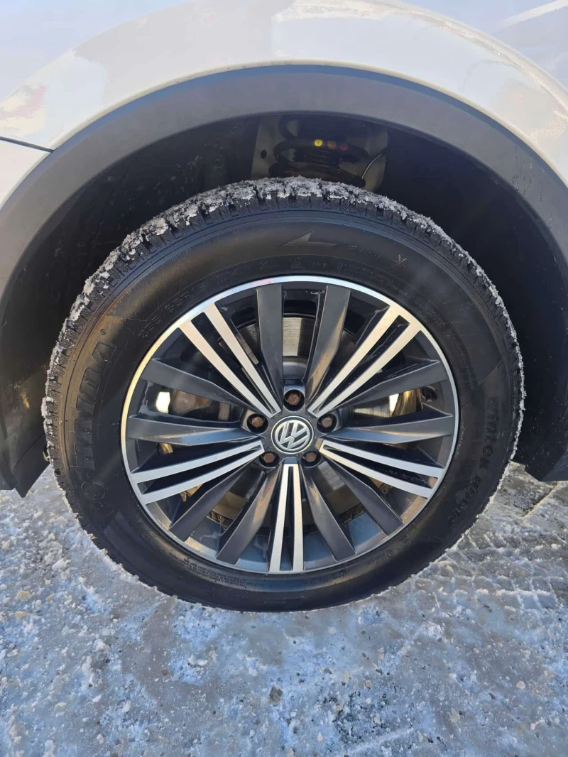 VW Tiguan * Highline * CARFAX * ЦЕНА ДО БГ, снимка 6 - Автомобили и джипове - 53527858