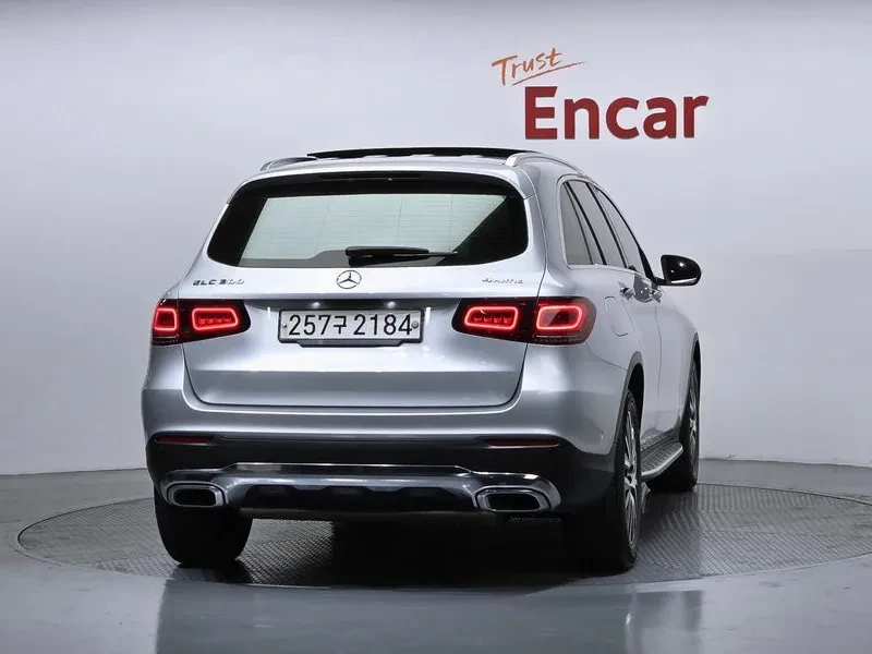 Mercedes-Benz GLC 4MATIC, снимка 4 - Автомобили и джипове - 56016882