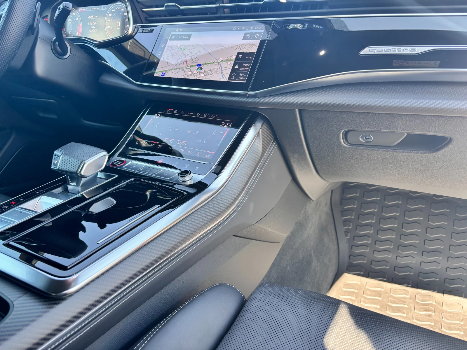 Audi SQ8 4.0 TFSI / Laser / B&O / Pano / HuD  | Mobile.bg — изображение 13