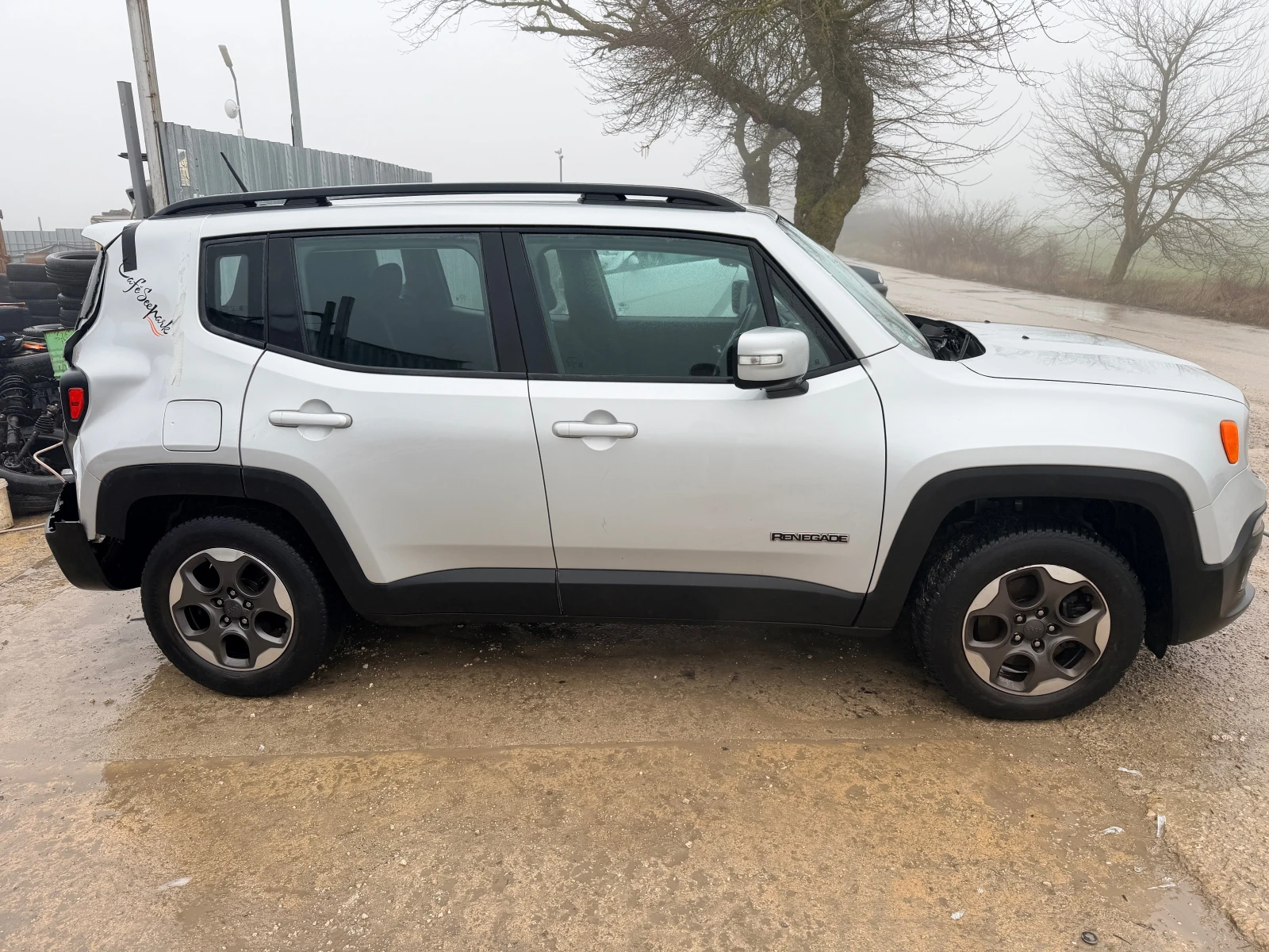 Jeep Renegade 1.6i - изображение 4