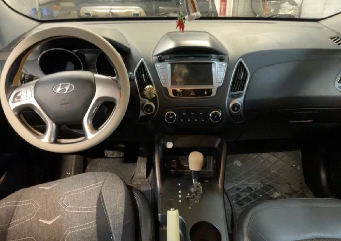 Hyundai IX35 2.0, снимка 6 - Автомобили и джипове - 53894541