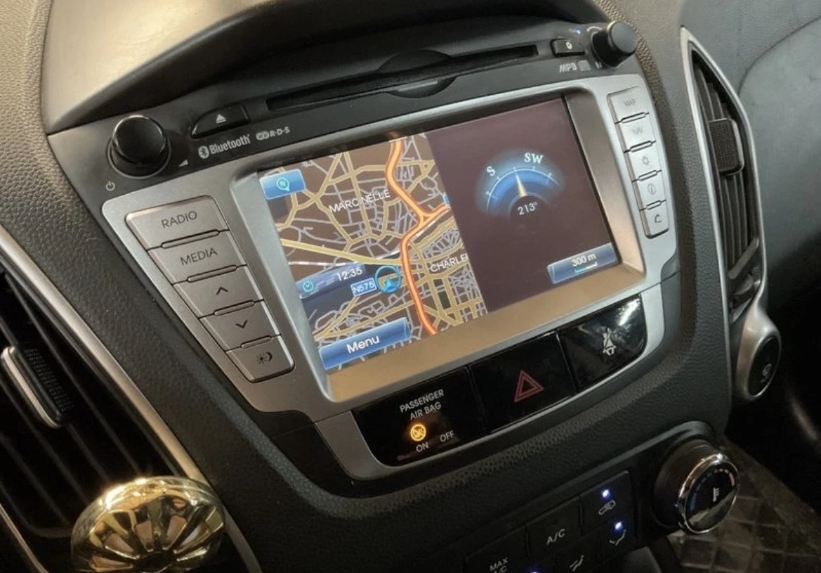 Hyundai IX35 2.0, снимка 9 - Автомобили и джипове - 53894541