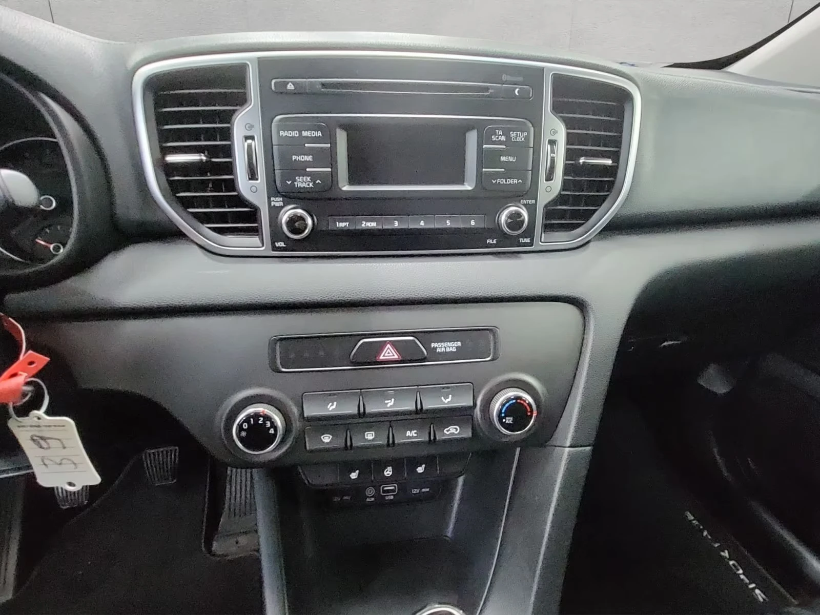 Kia Sportage 1.6 GDI/132 к.с./1СОБСТВЕНИК/СЕРВИЗНА ИСТОРИЯ/TOП , снимка 12 - Автомобили и джипове - 54134525