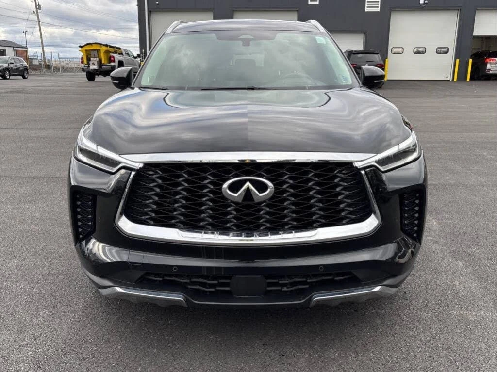 Infiniti QX60 Sensory* AWD* АвтоКредит* (ЦЕНА ДО БГ), снимка 2 - Автомобили и джипове - 54259445
