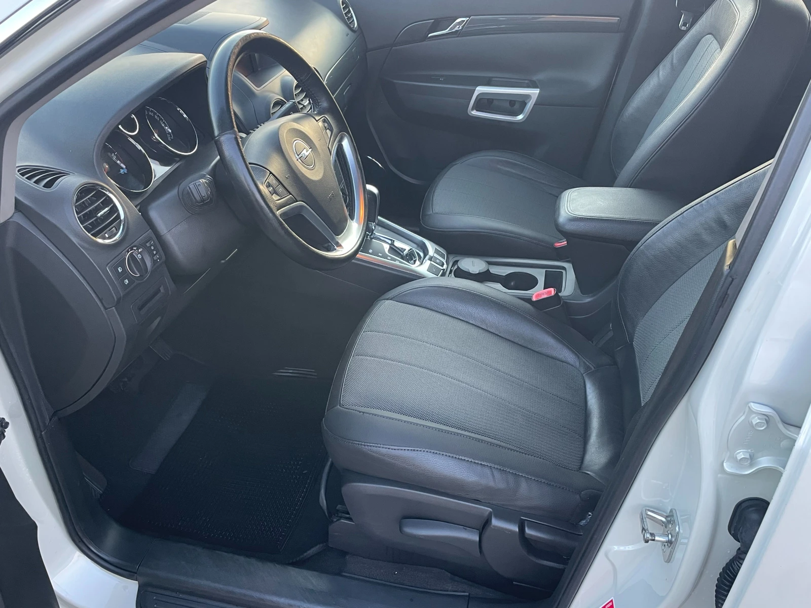 Opel Antara АВТОМАТИК, снимка 10 - Автомобили и джипове - 54576188