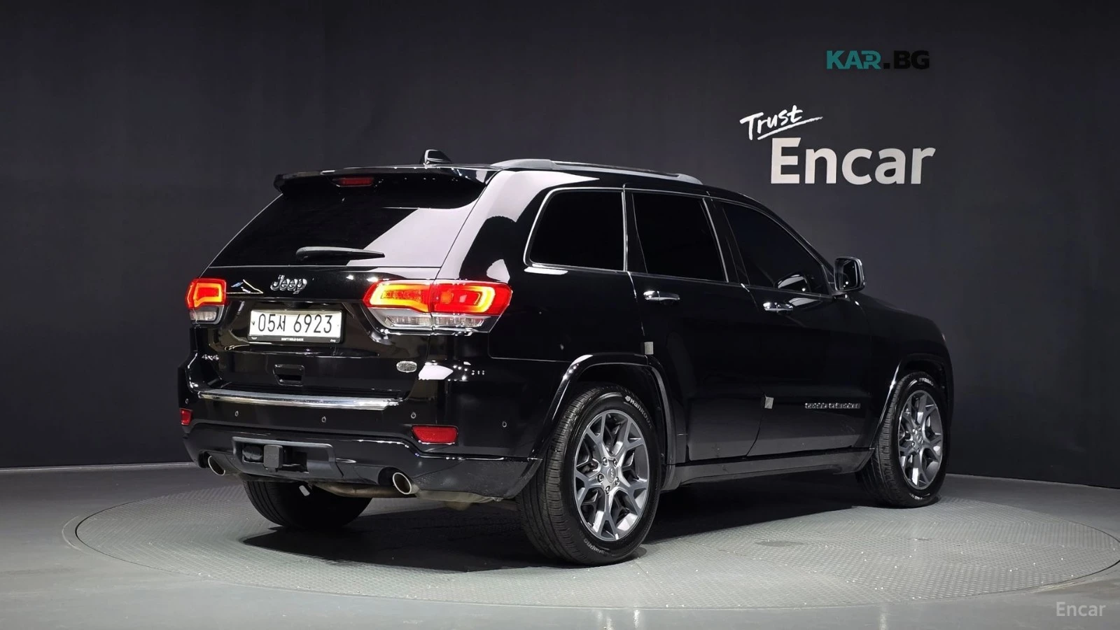 Jeep Grand cherokee OVERLAND* 4X4* 3.6* PANO* DISTRONIC* ОБДУХ* , снимка 2 - Автомобили и джипове - 55905100
