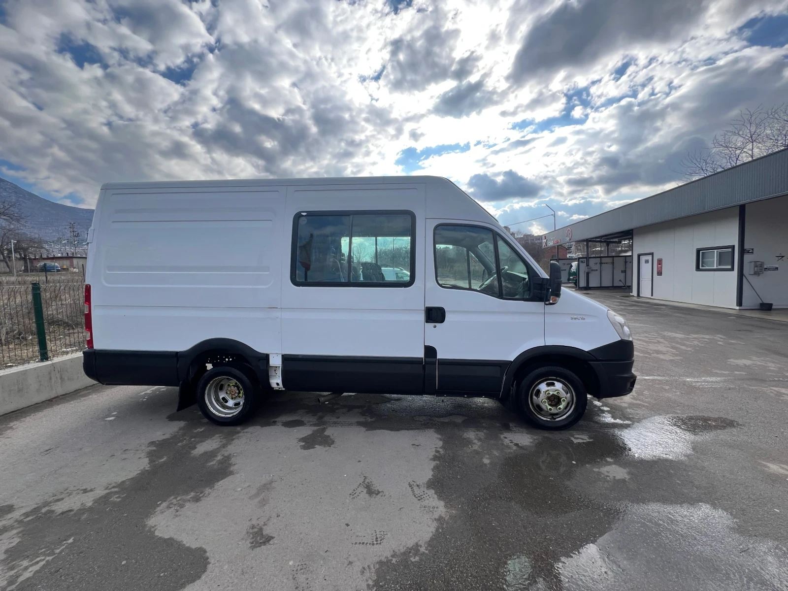 Iveco Daily, снимка 8 - Бусове и автобуси - 56745193