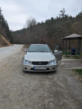 ����� �� �������� �� Lexus IS 200