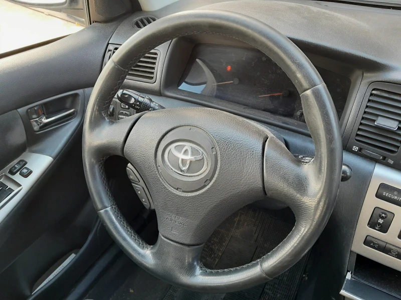 Toyota Corolla 2.0D-4D, снимка 10 - Автомобили и джипове - 47406243