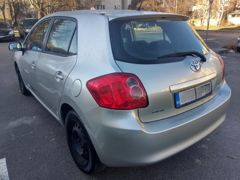 Toyota Auris 1.6i, снимка 4 - Автомобили и джипове - 48450580