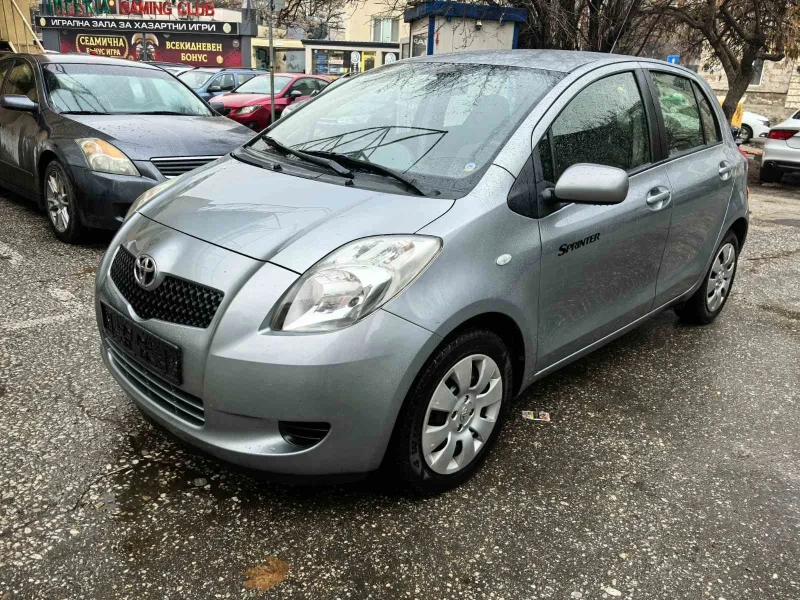 Toyota Yaris 1.0 бензин, снимка 5 - Автомобили и джипове - 49416705