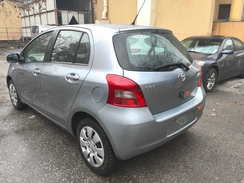 Toyota Yaris 1.0 бензин, снимка 1 - Автомобили и джипове - 49416705