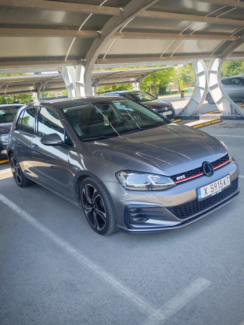 VW Golf 1.6 TDI Blumotion, снимка 3 - Автомобили и джипове - 52243476