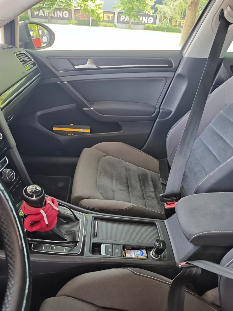 VW Golf 1.6 TDI Blumotion, снимка 12 - Автомобили и джипове - 52243476