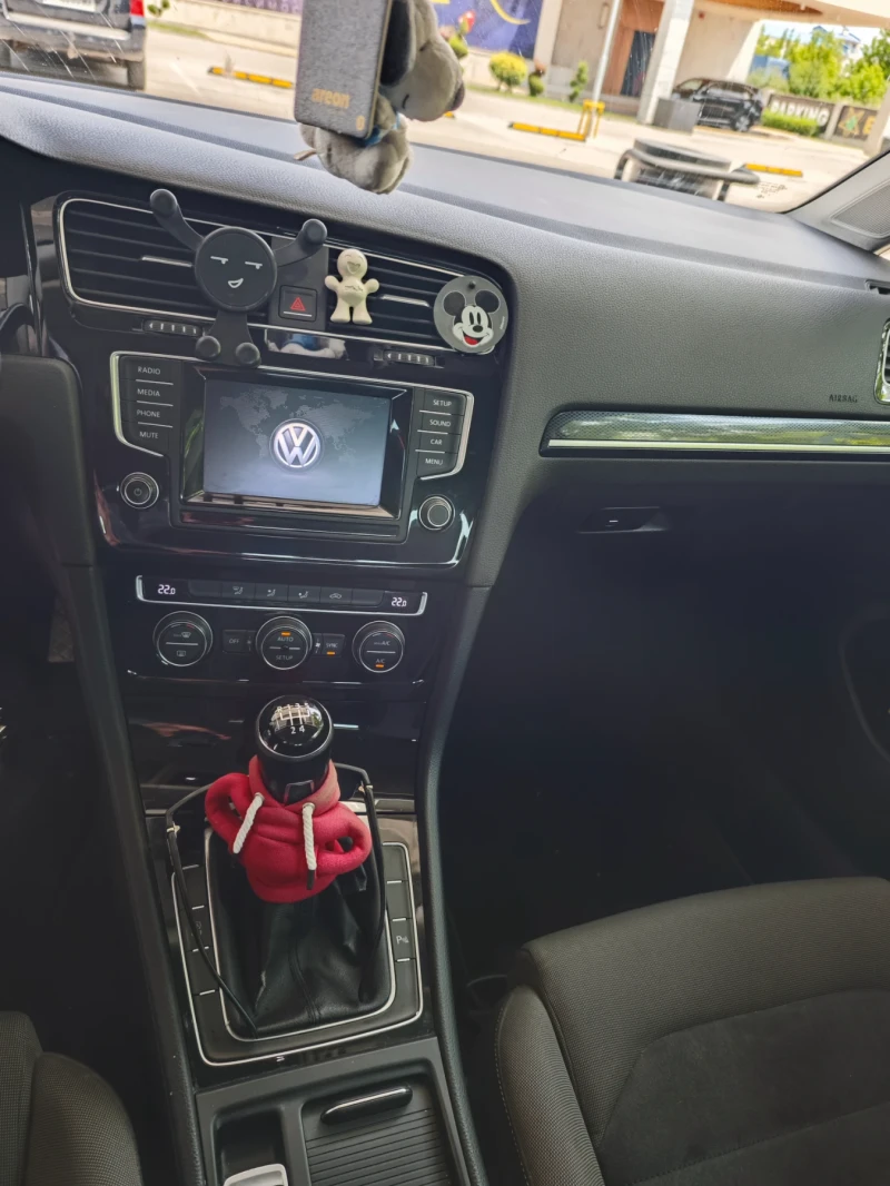 VW Golf 1.6 TDI Blumotion, снимка 10 - Автомобили и джипове - 52243476