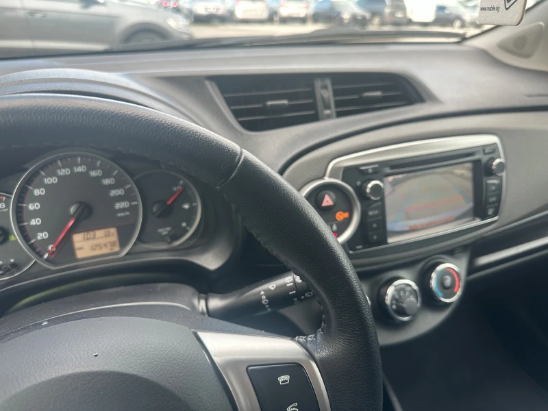 Toyota Yaris 1.3i камера, снимка 14 - Автомобили и джипове - 52493104
