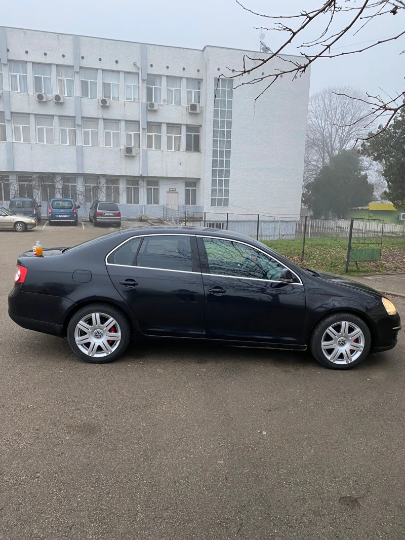 VW Jetta, снимка 4 - Автомобили и джипове - 52858440