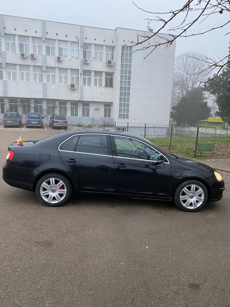 VW Jetta, снимка 5 - Автомобили и джипове - 52858440