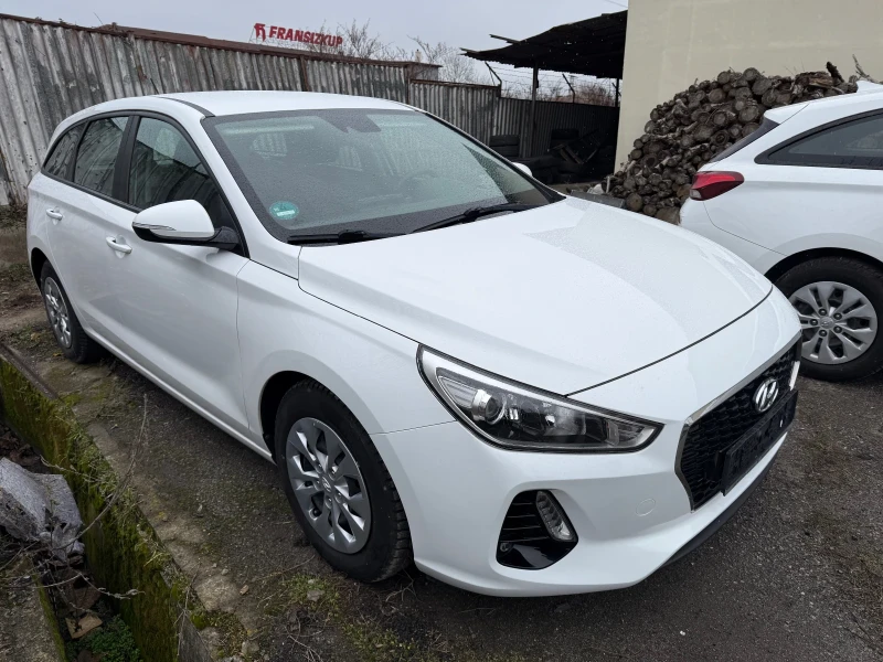 Hyundai I30 1.4, бензин, комби, снимка 6 - Автомобили и джипове - 53509280