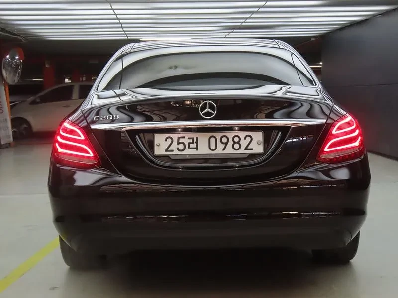 Mercedes-Benz C 180  - изображение 4