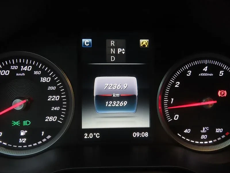 Mercedes-Benz C 180  - изображение 9