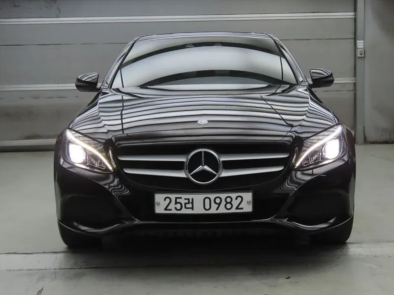 Mercedes-Benz C 180  - изображение 2