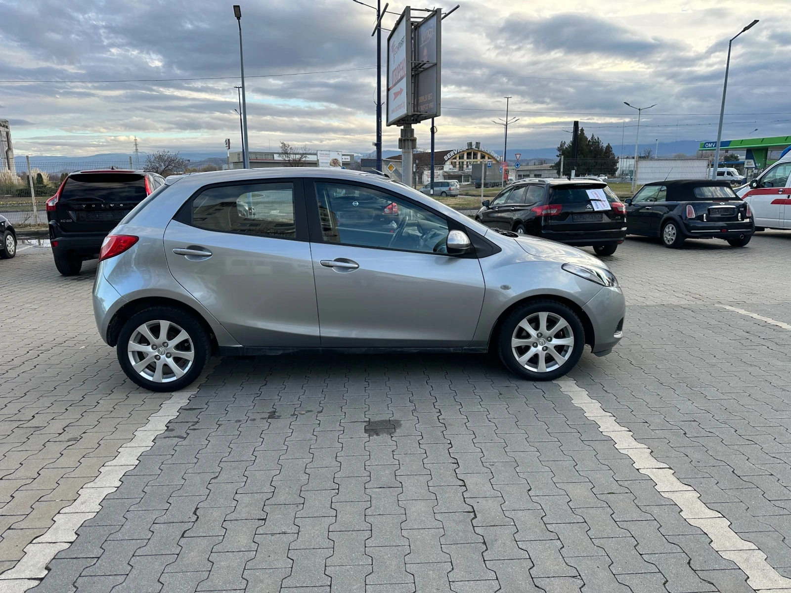 Mazda 2 1.3 - изображение 3