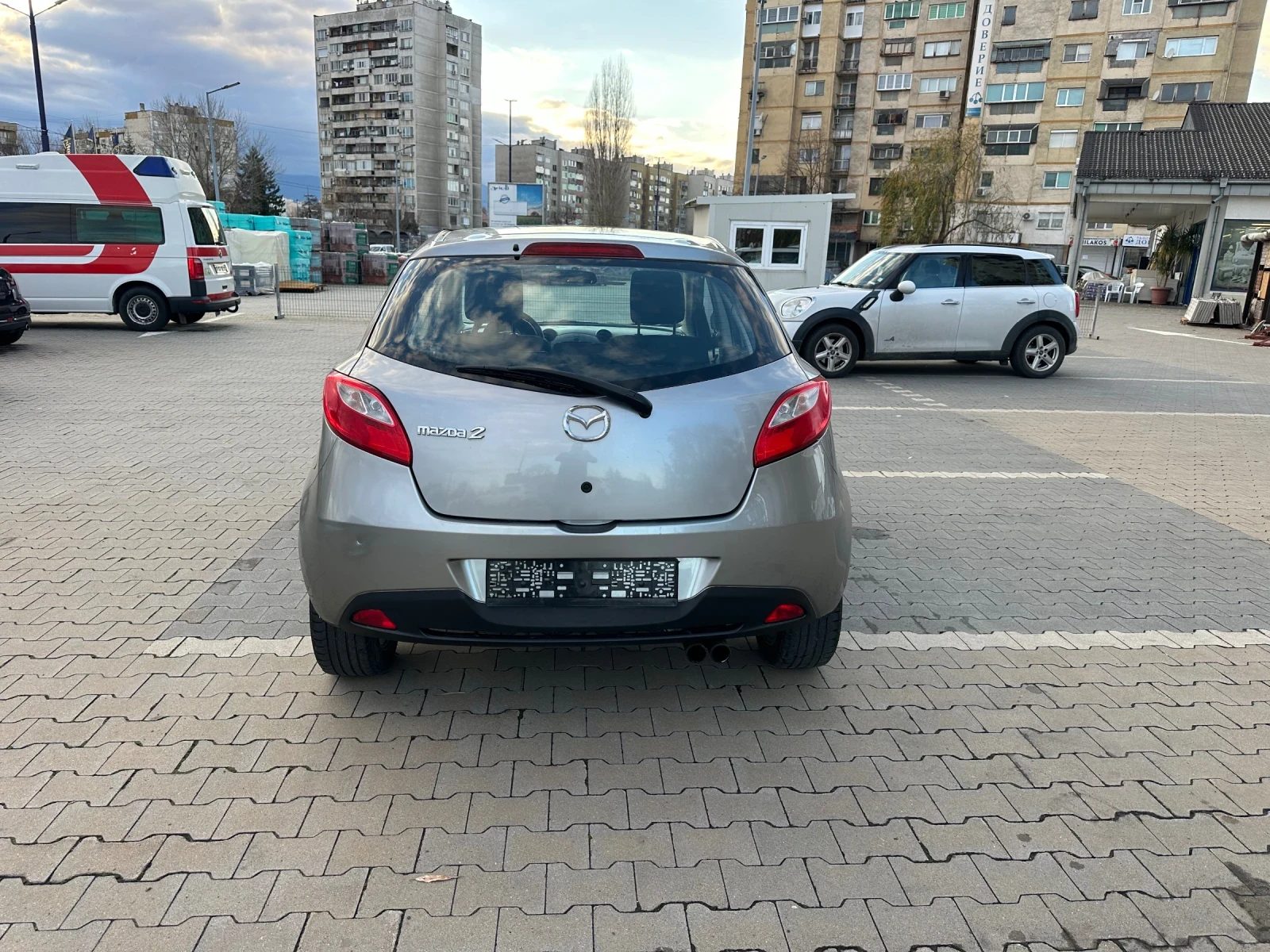 Mazda 2 1.3 - изображение 5