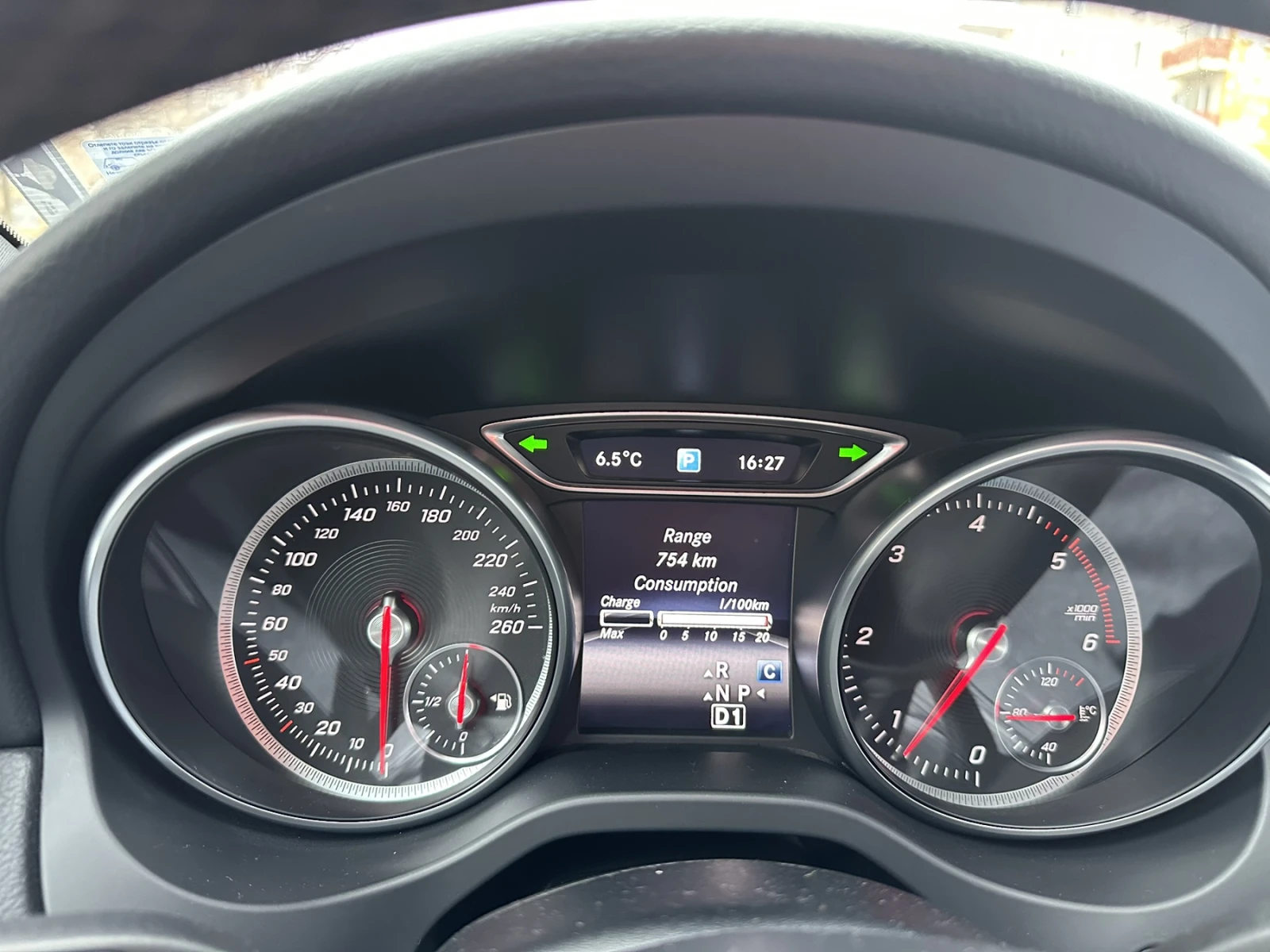 Mercedes-Benz CLA 200d - изображение 10