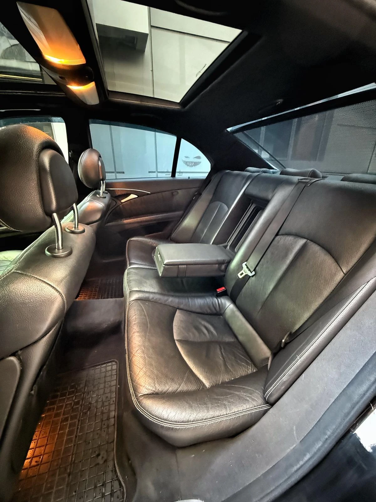 Mercedes-Benz E 350  - изображение 5