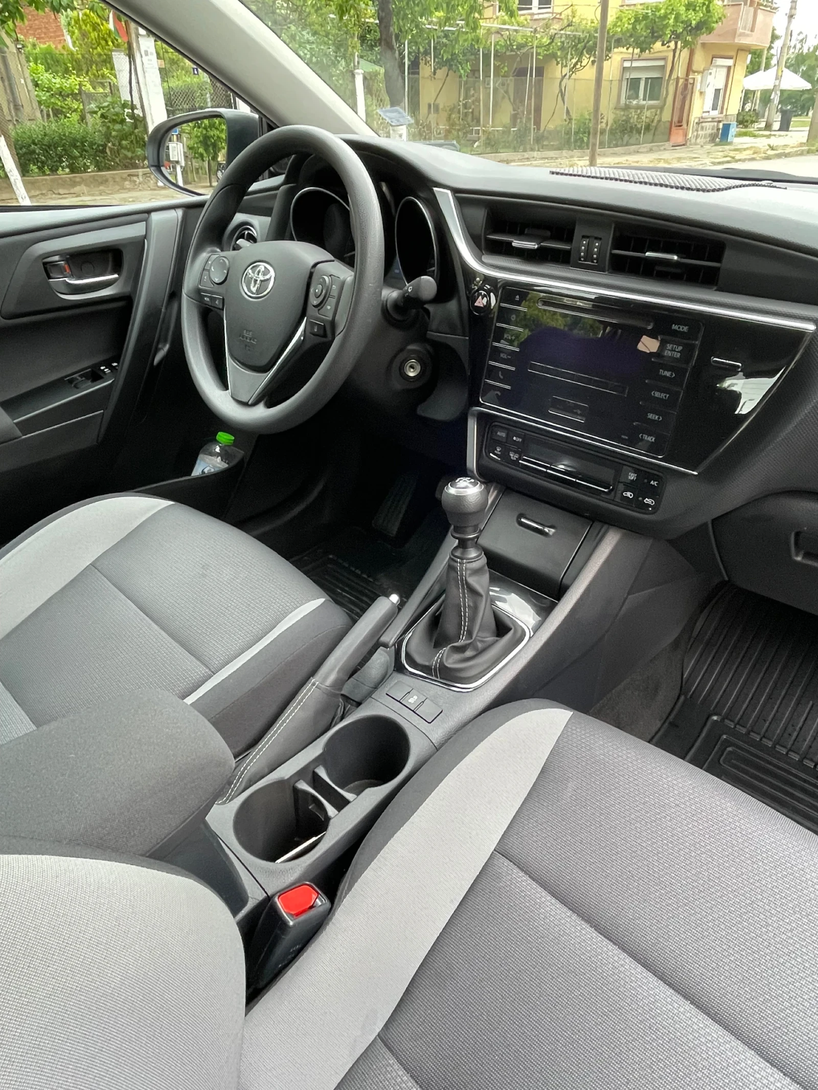 Toyota Auris  - изображение 9
