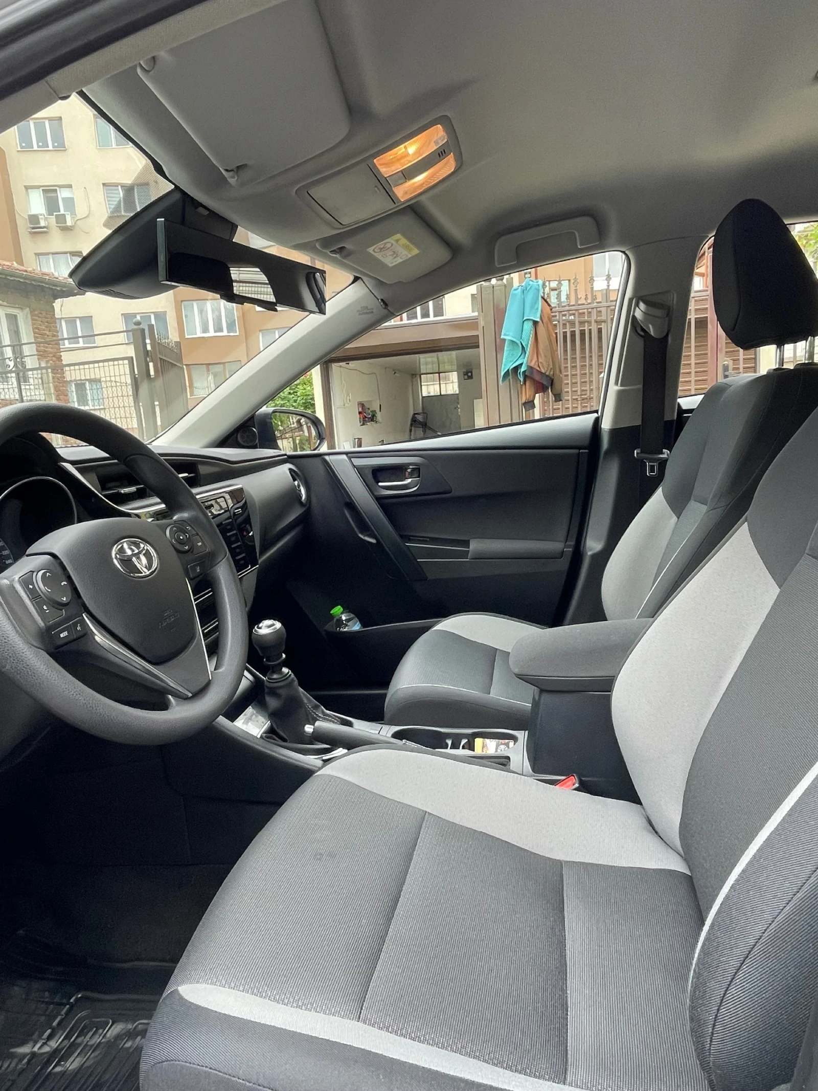 Toyota Auris  - изображение 8