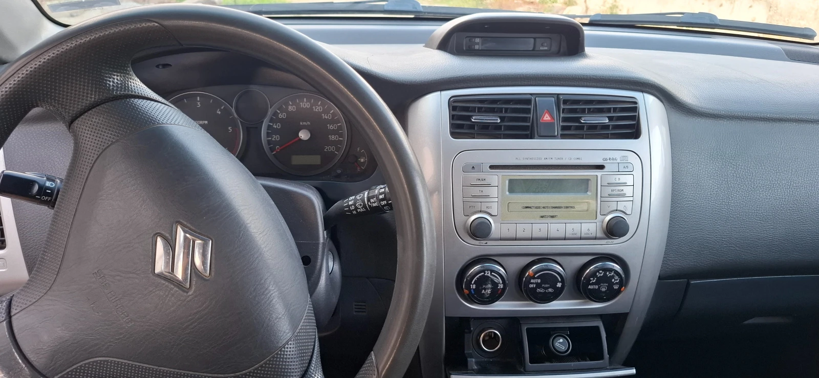 Suzuki Liana 1.4 DDIS - изображение 9