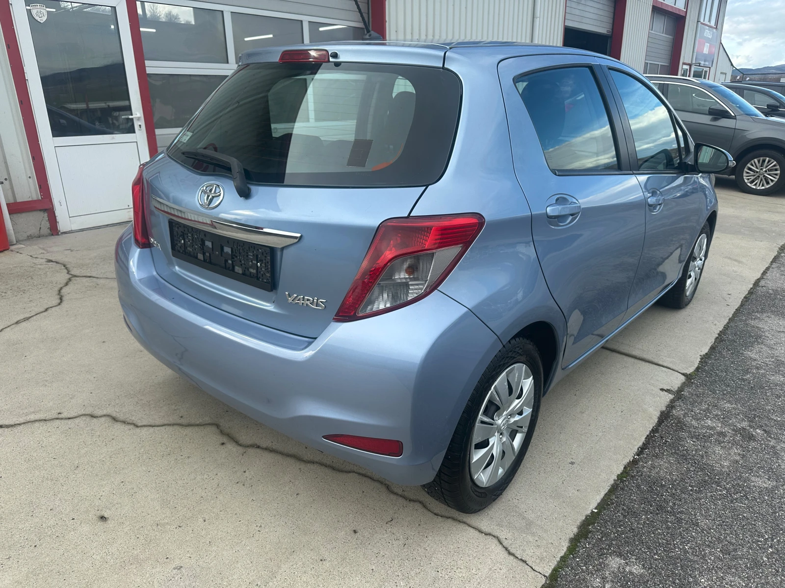 Toyota Yaris 1.3i  | Mobile.bg   6