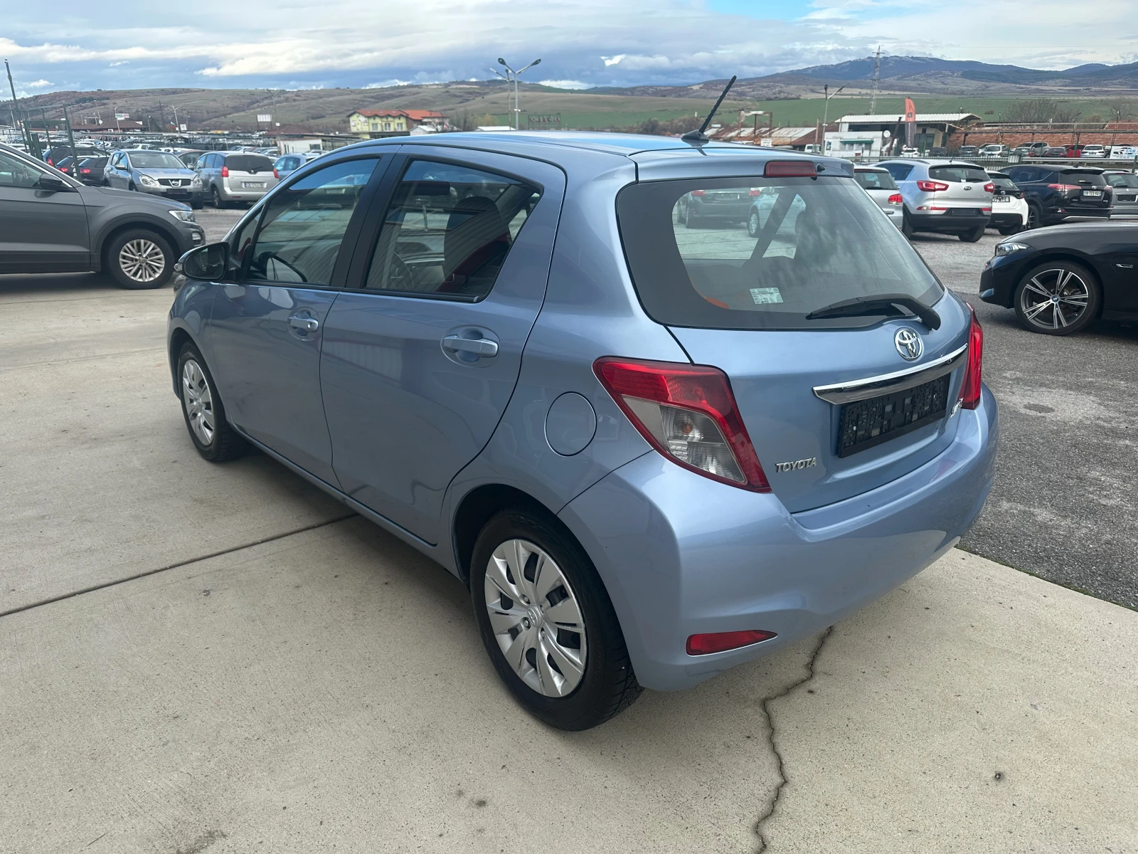 Toyota Yaris 1.3i  | Mobile.bg   4