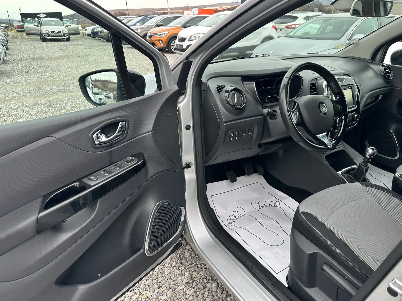 Renault Captur 2015/11M 1.5D 90HP EVRO6B NAVIGATION  - изображение 6