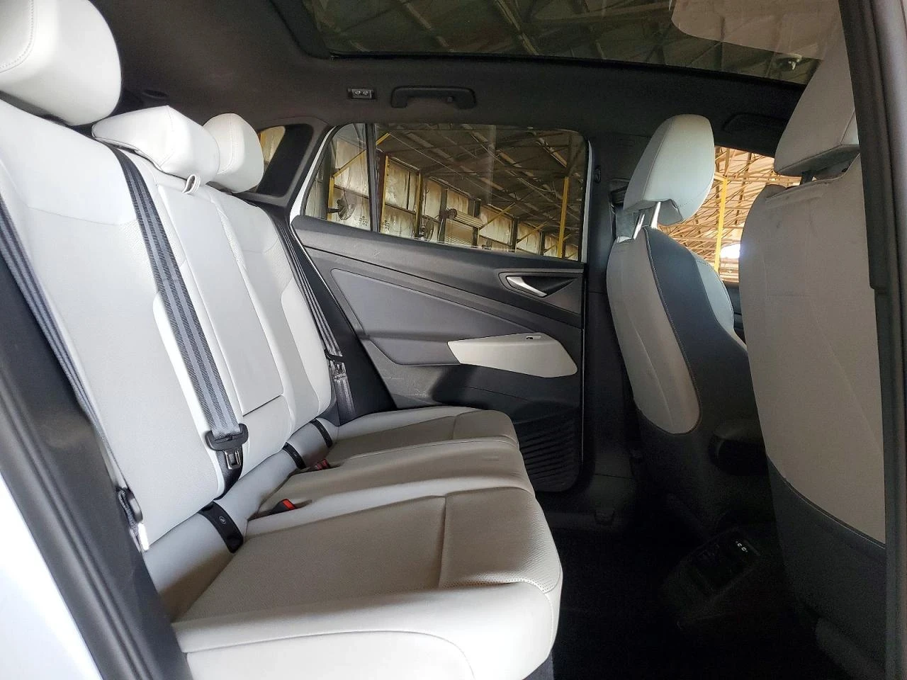 VW ID.4 FIRST EDITION, снимка 10 - Автомобили и джипове - 53751089