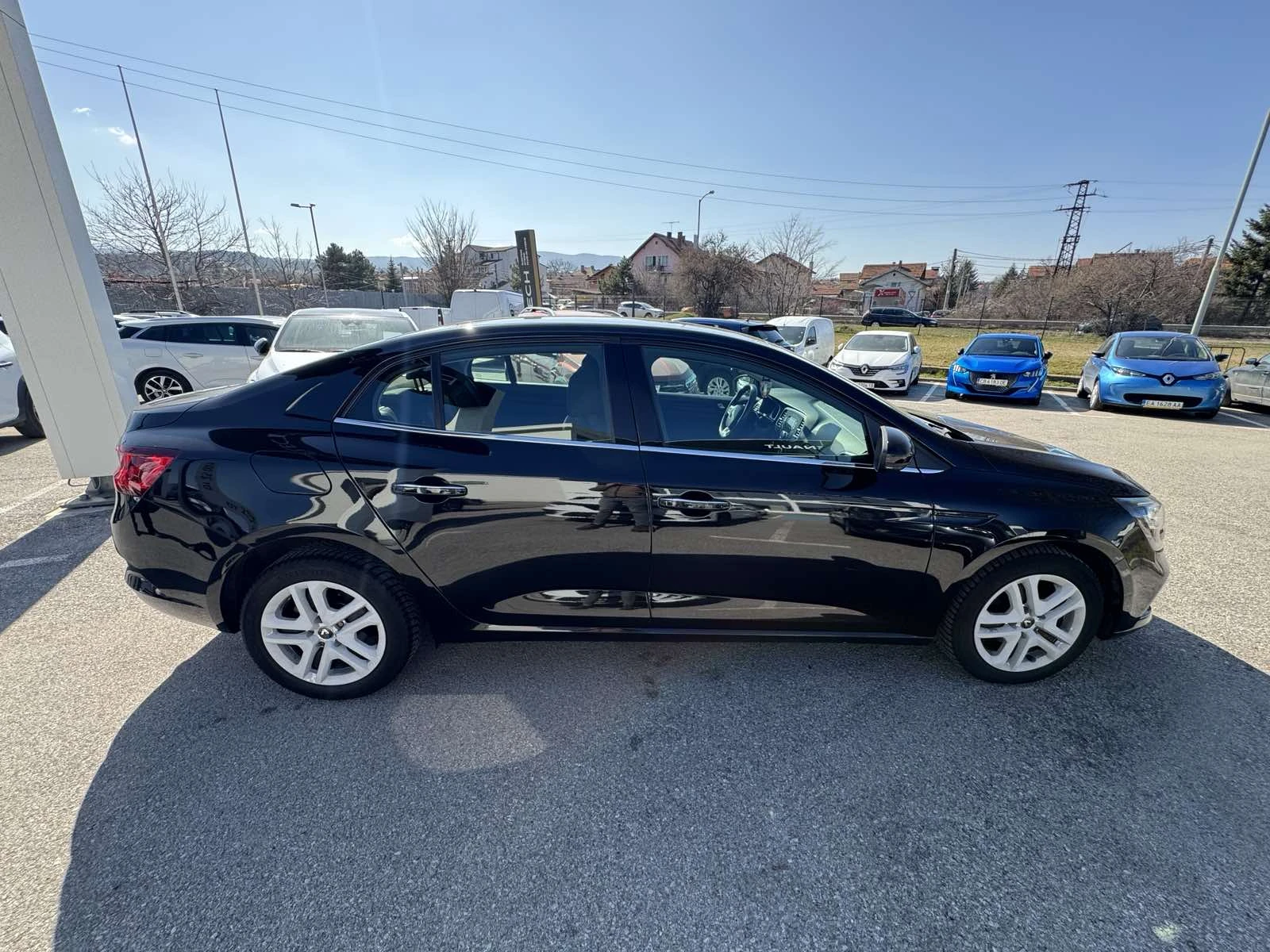 Renault Megane 1.3TCe 140k.c., снимка 7 - Автомобили и джипове - 53828120