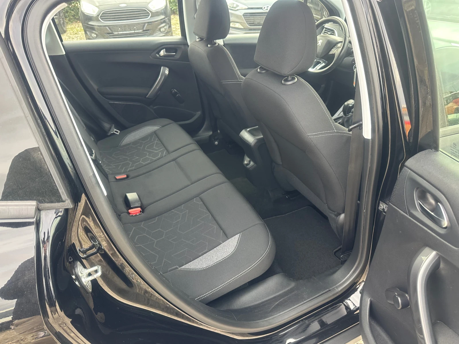 Peugeot 2008, снимка 9 - Автомобили и джипове - 53904684